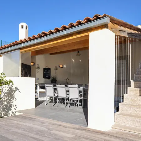 Holiday home Gorgeous In With Kitchen Frejus